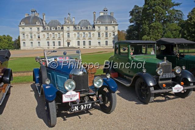 france loir et cher 15.JPG - Voitures de collection devant le château de ChevernyLoir-et-Cher,  France
